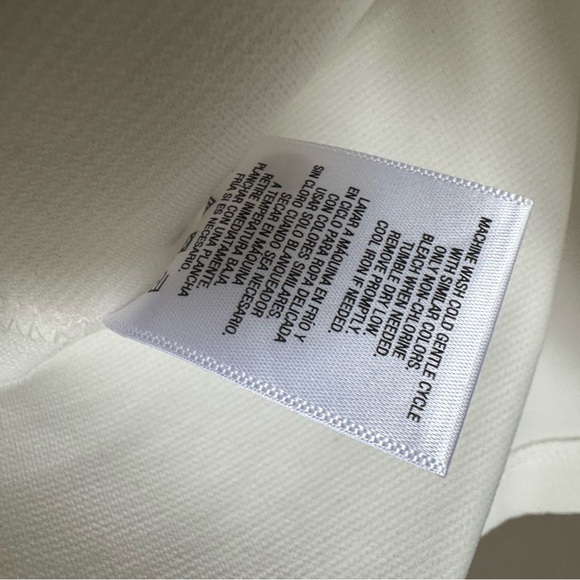 EUC NEW Simply Styled Cream Sleeveless Top Stretchy Ribbed V Neck Fitted Tank - Picture 8 of 9